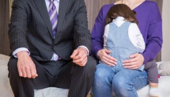 不貞行為（浮気・不倫）をした配偶者と親権について